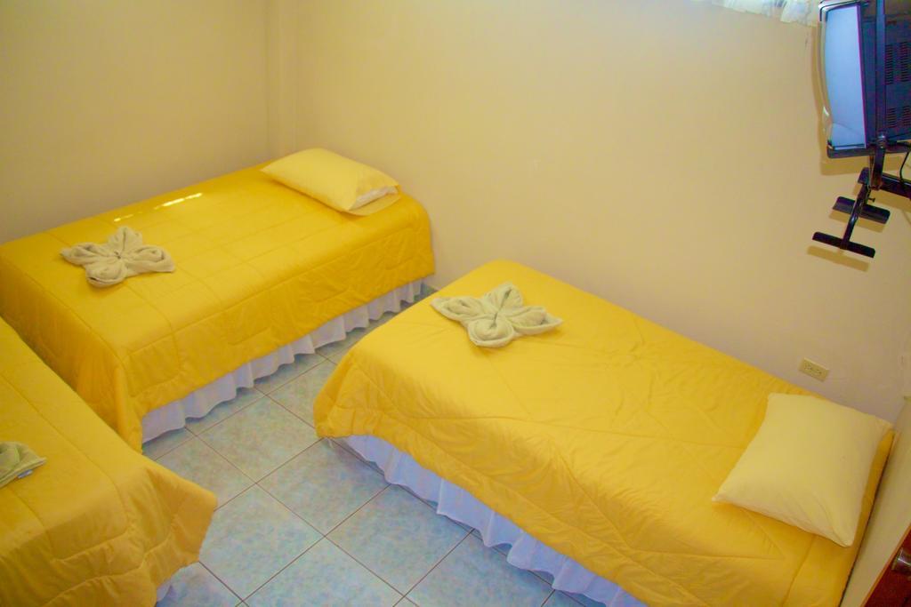 Hostal Nathaly Puerto Baquerizo Moreno Ngoại thất bức ảnh