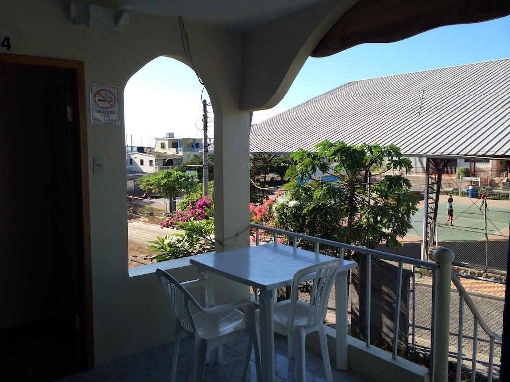 Hostal Nathaly Puerto Baquerizo Moreno Ngoại thất bức ảnh