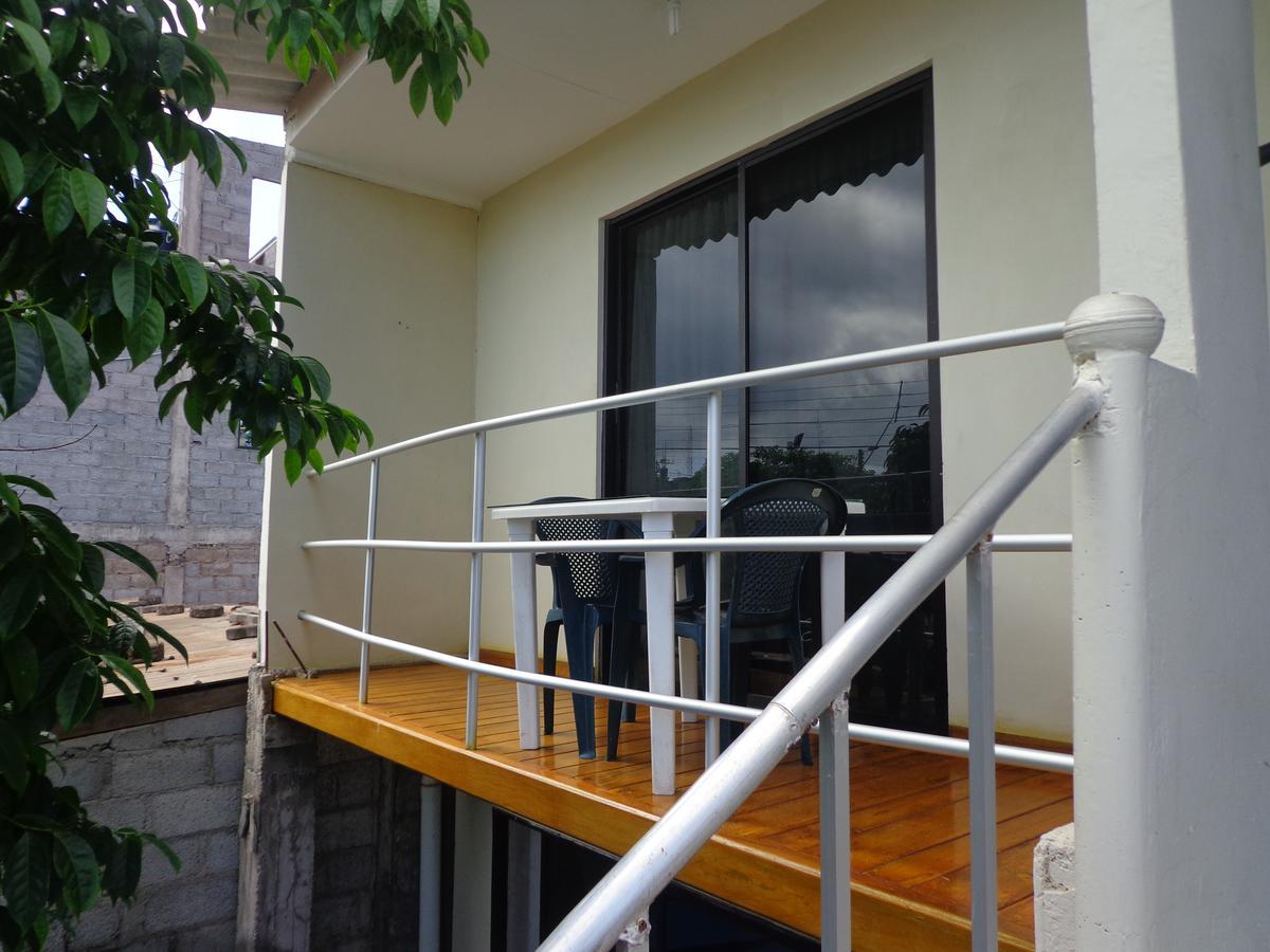 Hostal Nathaly Puerto Baquerizo Moreno Ngoại thất bức ảnh