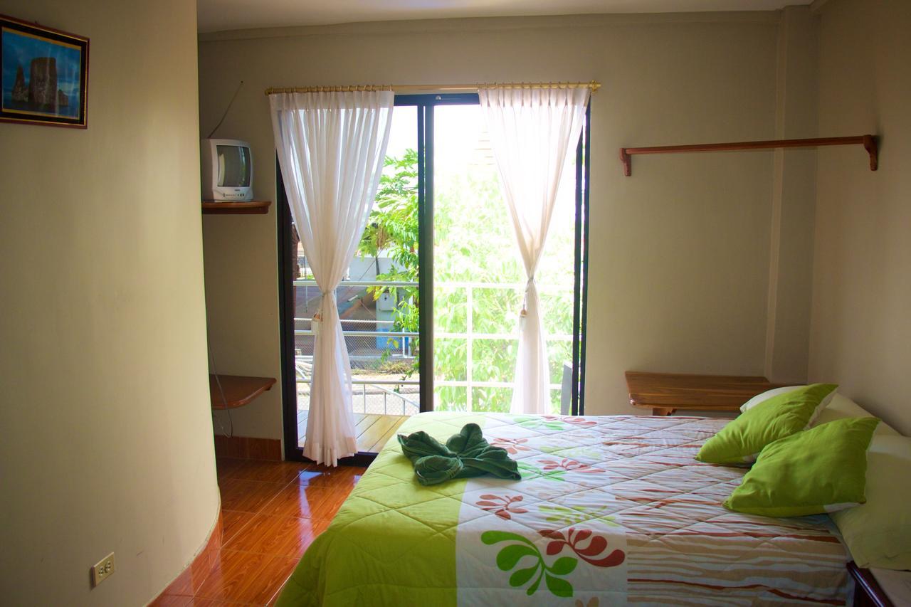 Hostal Nathaly Puerto Baquerizo Moreno Ngoại thất bức ảnh