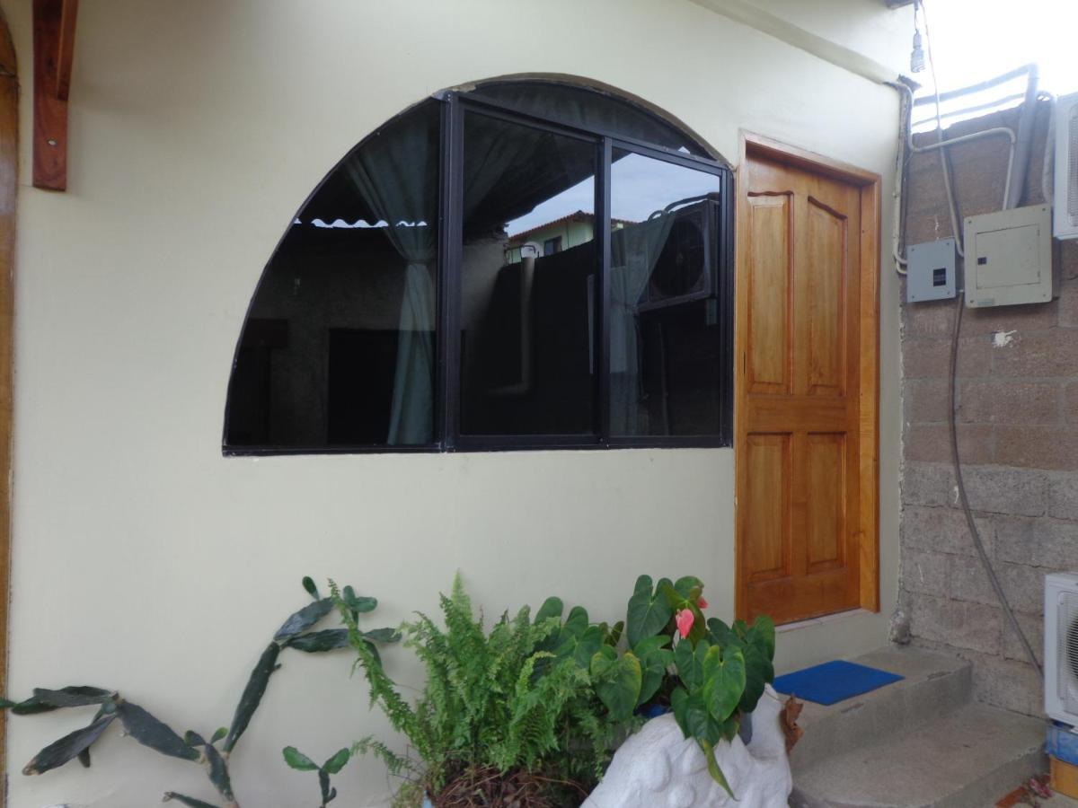 Hostal Nathaly Puerto Baquerizo Moreno Ngoại thất bức ảnh
