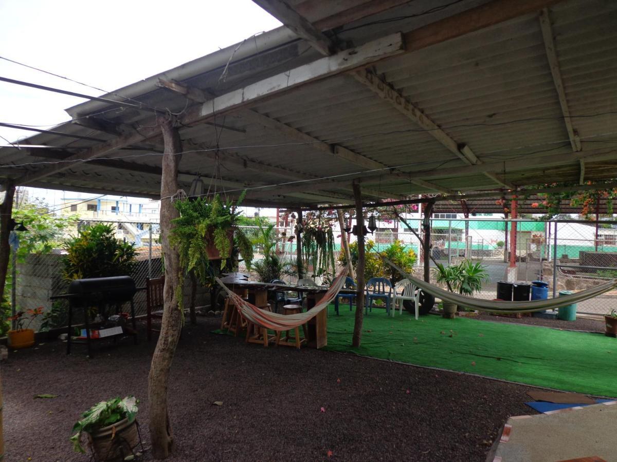 Hostal Nathaly Puerto Baquerizo Moreno Ngoại thất bức ảnh