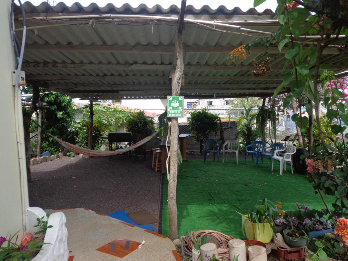 Hostal Nathaly Puerto Baquerizo Moreno Ngoại thất bức ảnh